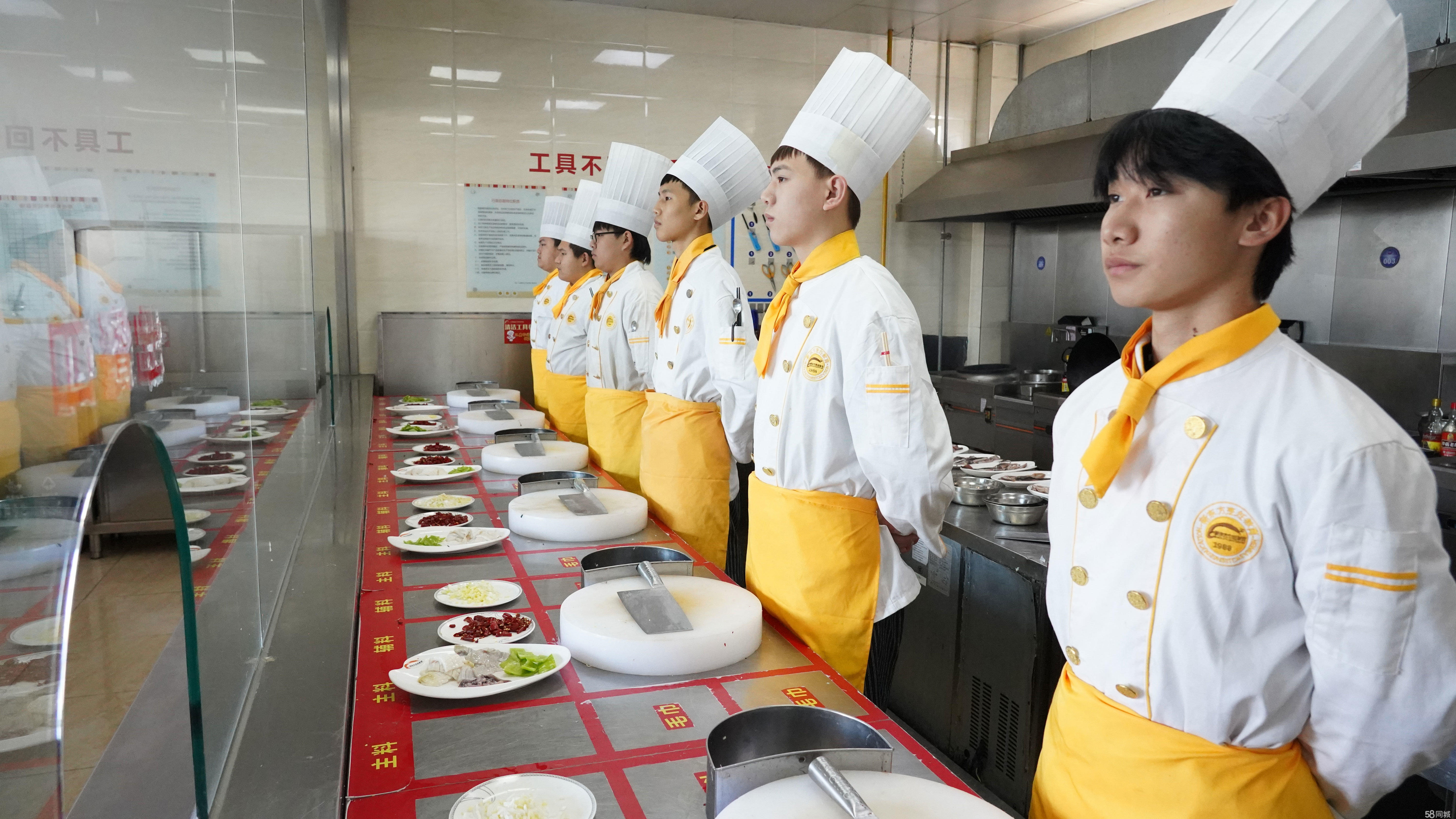 餐饮人员岗前培训(餐饮人员岗前培训记录内容)